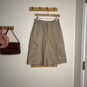 Urban Outfitters Beige Cargo dickies Shorts size medium. New without tags
